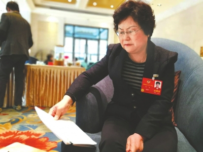 全国政协委员、成都市人大常委会副主任仰协.jpg