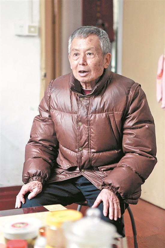 陈利钹认为投身公益是一名党员应该做的_副本.jpg