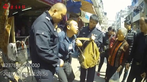 陌生男子晕倒.jpg