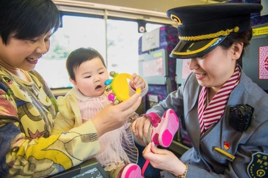 列车长胡丽2.jpg