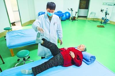 90后“暖医”3.jpg