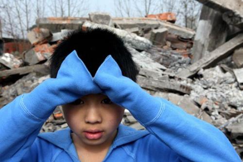 地震孤儿：别再关注我2.jpg