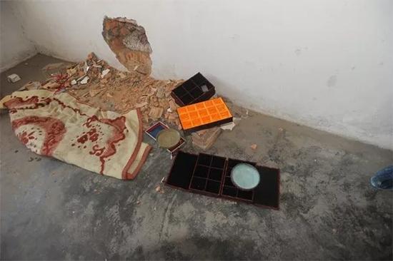 富豪家中机关重重2.jpg