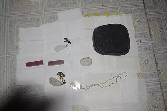 富豪家中机关重重8.jpg