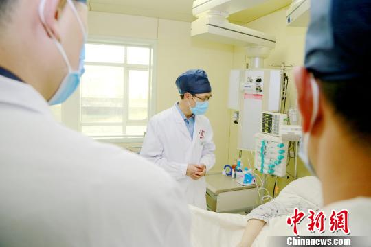脑死亡患者捐献器官高考女孩成功接受肝移植