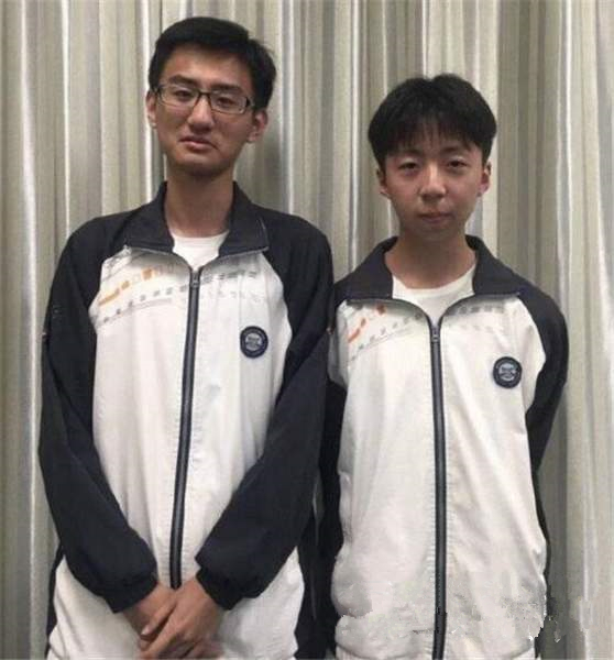 两位南京职校生_副本.jpg