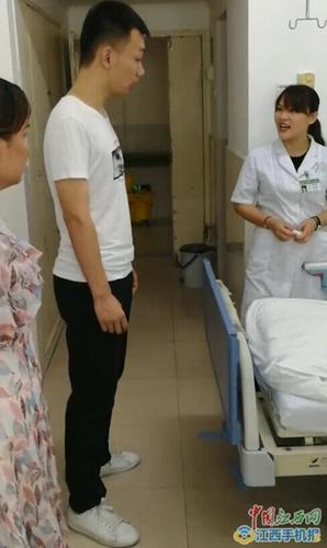 大学生捐献2.jpg