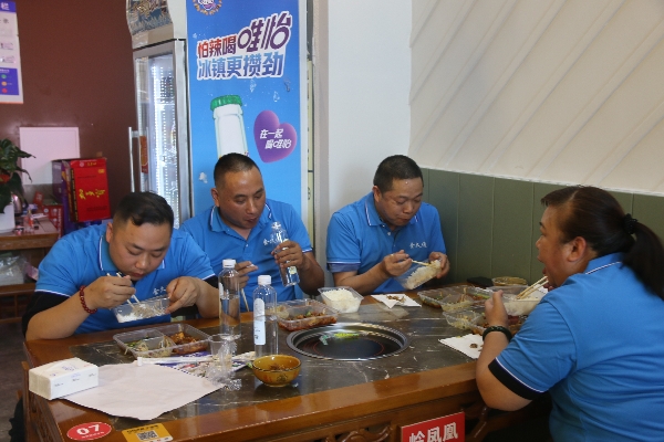 a2e339689f8da41cffe18e60b5b7eeda.jpg