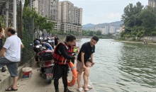 遵义红十字“泳安计划”：志愿者织就夏日生命守护网