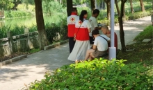 毕节市红十字会到碧阳湖开展防溺水宣传志愿服务活动