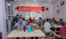 从“一餐热饭”到“一站服务”
