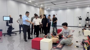 贵州省红十字会赴南明区大数据产训基地应急救护教育实训室调研