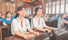 穿越烽火的“书灯” 照亮学子开学前夜 全省近2万所学校同上“开学第一课”