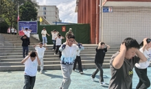 六盘水市红十字会系统开展应急救援综合演练暨“救在身边”进校园安全教育活动