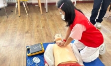 学会急救守护生命 红十字急救讲师为高校学子传授心肺复苏急救技能