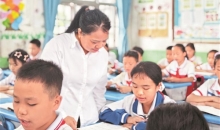 她是老师，是“妈妈”，是大山里的“点灯人” ——记2025年全国“最美教师”黄俊琼与她的孩子们