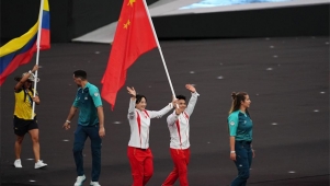没能获得金牌的中国队旗手，如此鼓舞平凡人！