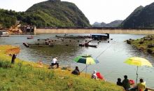 镇宁黄龙湖引来“疯狂钓鱼” 每天钓走万斤鱼