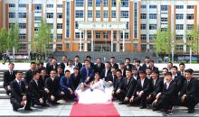 六盘水师范学院41名男生向唯一班花“求婚”