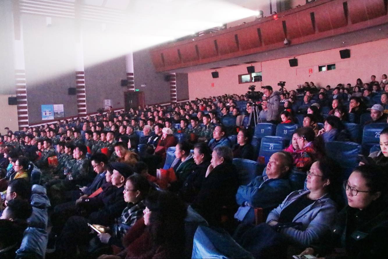 奖贵州优秀曲艺节目展演"活动11月29日在贵阳市小十字星光剧场举行