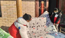 江苏南通市新东街社区博爱家园开展关爱独居老人志愿服务活动