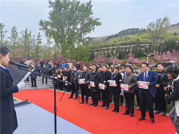 山东省暨济南市红十字会开展2023年清明节捐献者追思活动