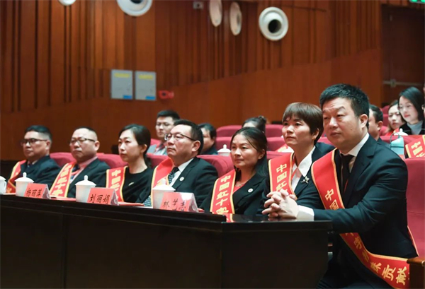 b058d38bc54a4cbd096abf574bec9798.jpg