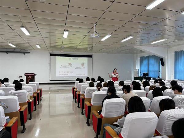 咸安红十字会走进校园 200名师生同上救护知识课