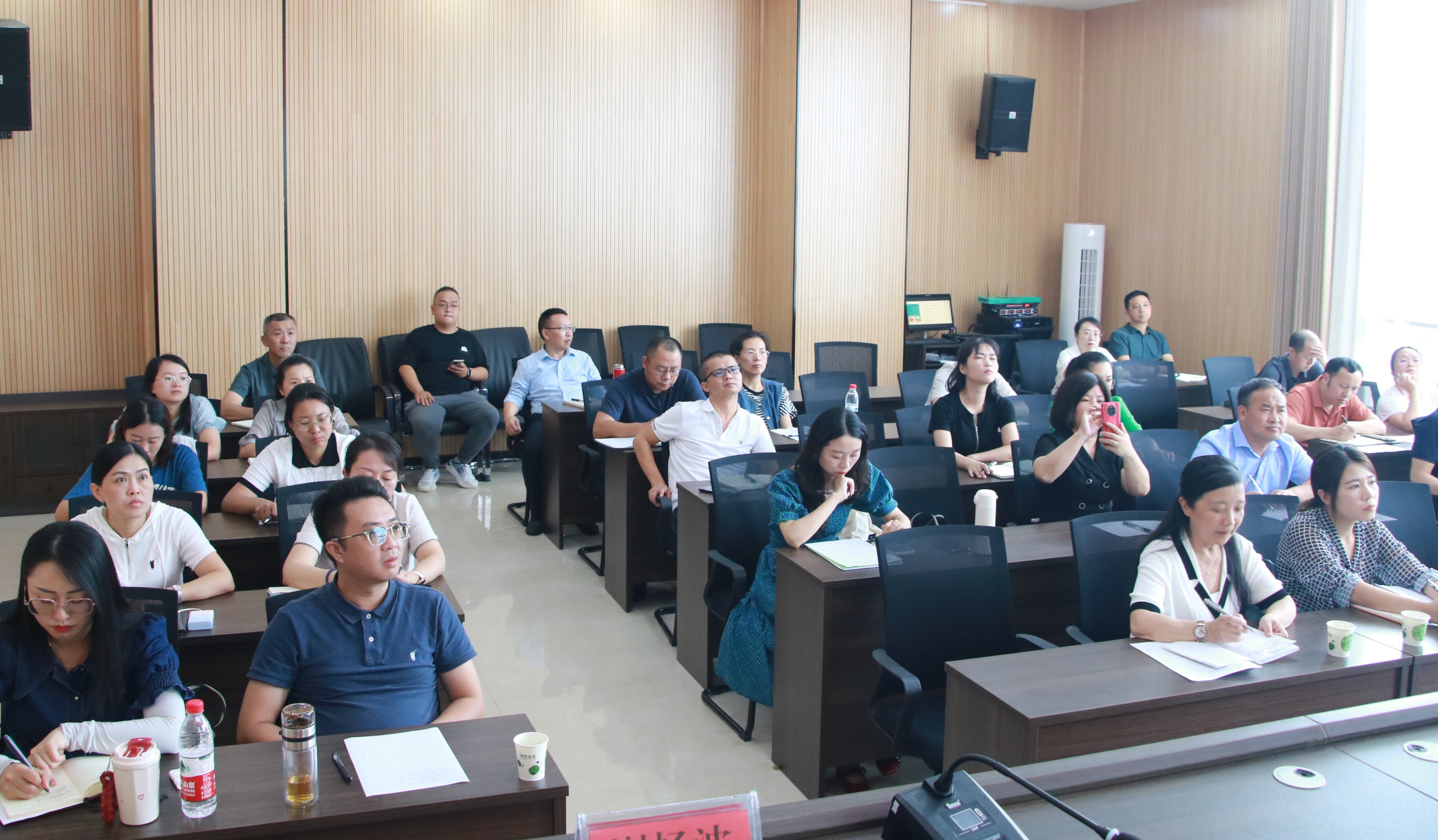 90edcff622f2ede3deaf30c38ae454ff.jpg