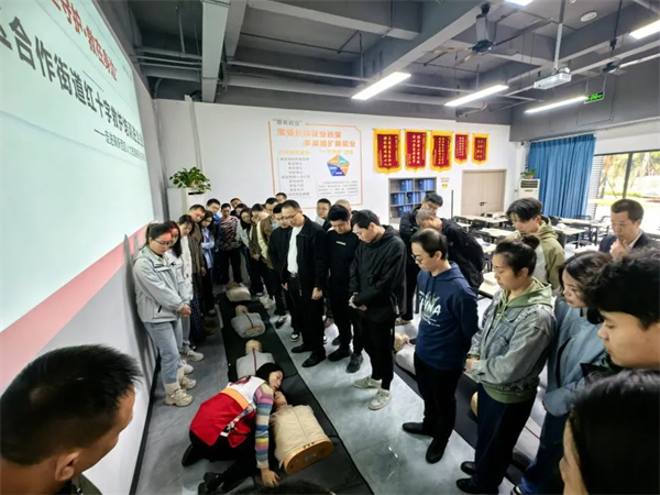 助力营商环境优化 成都红十字力量在行动！