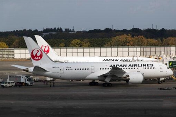 日本一架波音737客机飞行途中窗户出现裂痕 紧急返航-博爱云