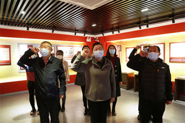 dcc291bb24bcd637365c717293fb60e0.jpg