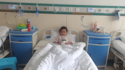 伸出援助之手 救救8岁幼女