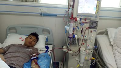 父母老了，23岁尿毒症终止了我报答父母的养育之恩，不甘心的我向社会好心人求助，支助我换肾